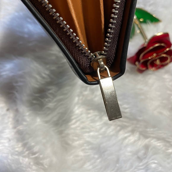 Wallet Brand New Never Used - Picture 10 of 11